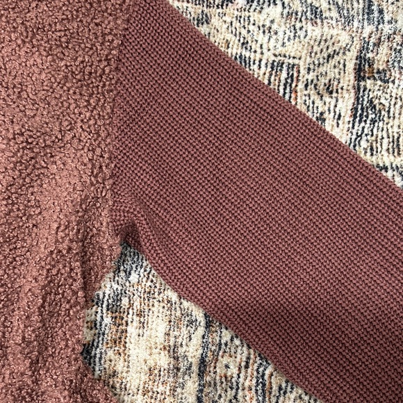 Varley Cozy Mauve Sherpa Jacket with Drawstring - Picture 5 of 9